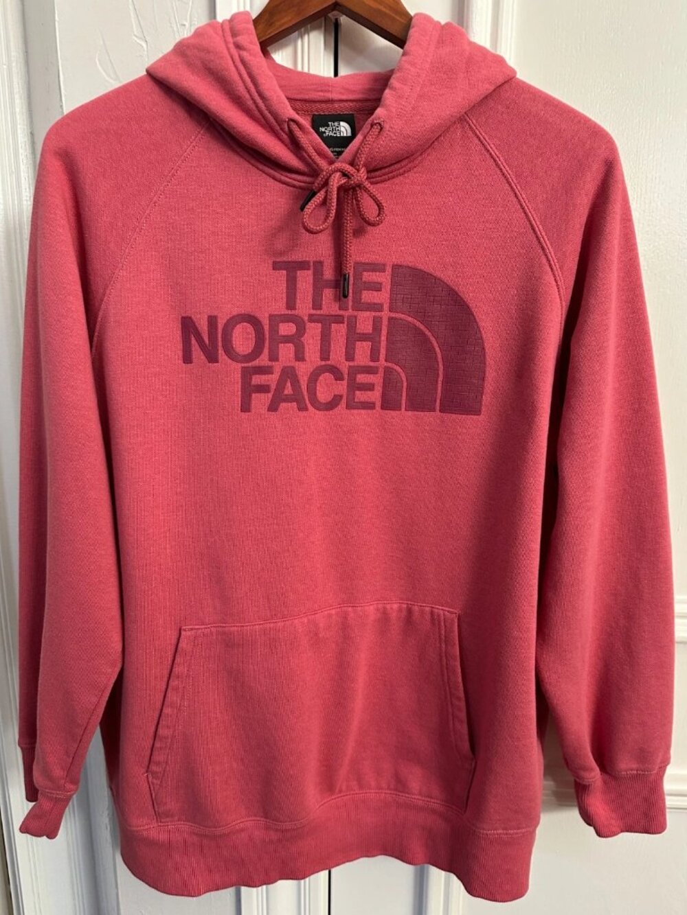 The North Face Hoodie Womens XL Pink Logo Pullover Sweatshirt Outdoor Gorpcore